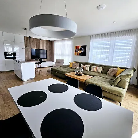 Apartment Moderny S Terasou *