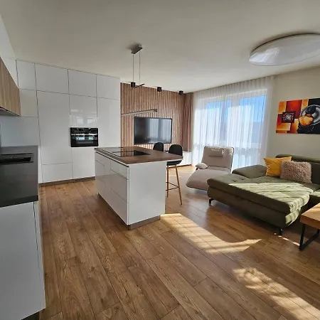 Apartment Moderny S Terasou Prievidza