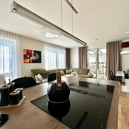 Moderny S Terasou Apartment *
